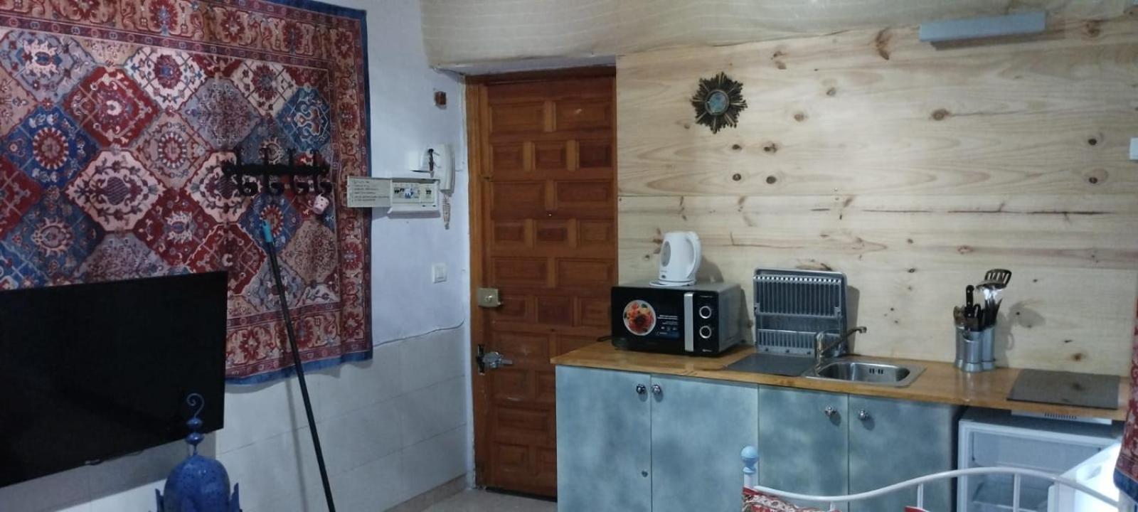 Sleep & Shower In A Typical District Apartamento *