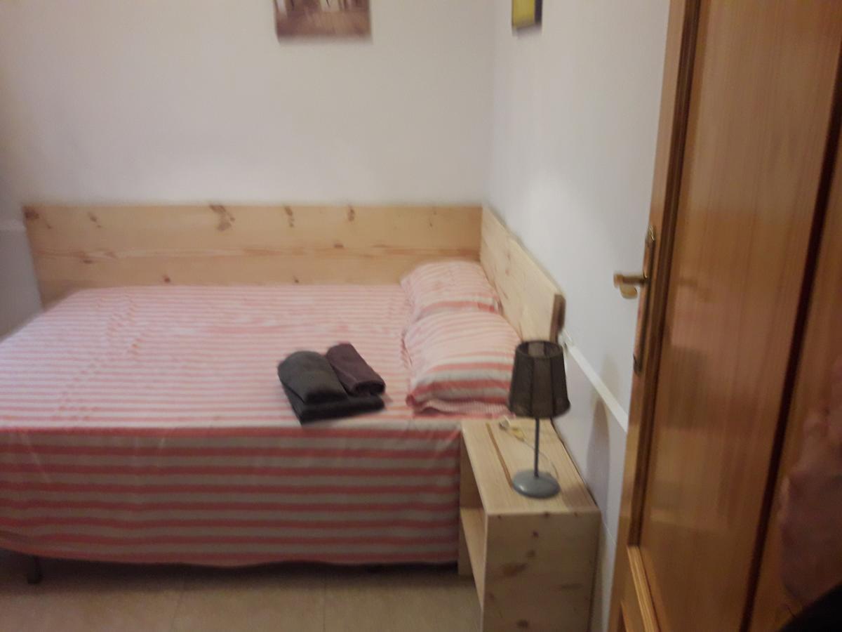 Sleep & Shower In A Typical District Apartamento *